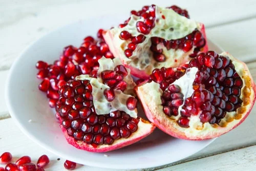 Wonderful Pomegranate Tree Live Plant – 1-2 Feet Tall – Grown in 6 Inch Pot - Image 1